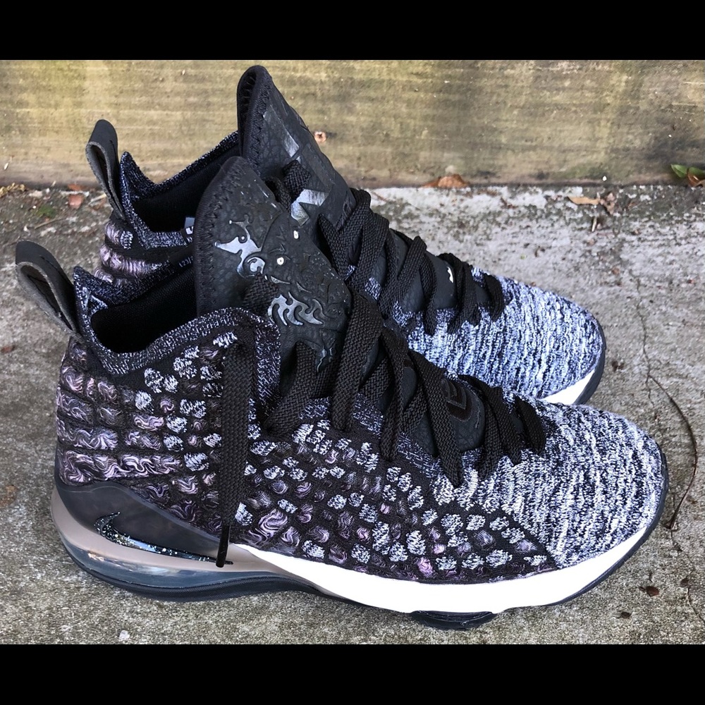 Nike air LeBron 17 shoes sz youth 5.5Y, women's 7